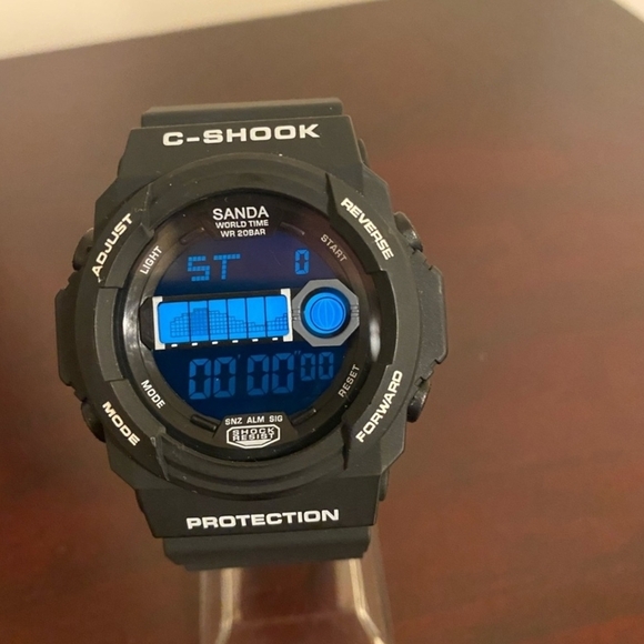 Brand new Black Unisex digital C shook watch for men or ladies - Picture 2 of 5